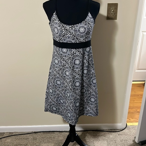 Dress - Picture 1 of 3